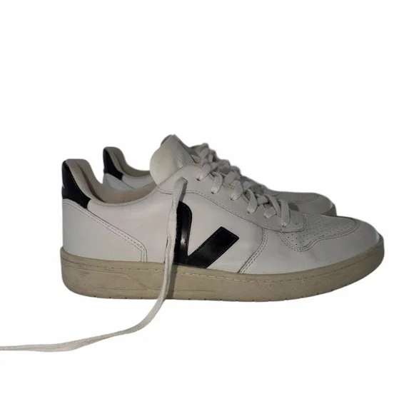 Veja White and black leather sneakers - Picture 5 of 9
